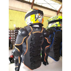 EQUIPO INFANTIL CON CASCO