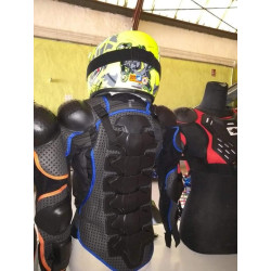 EQUIPO INFANTIL CON CASCO