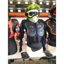 EQUIPO INFANTIL CON CASCO